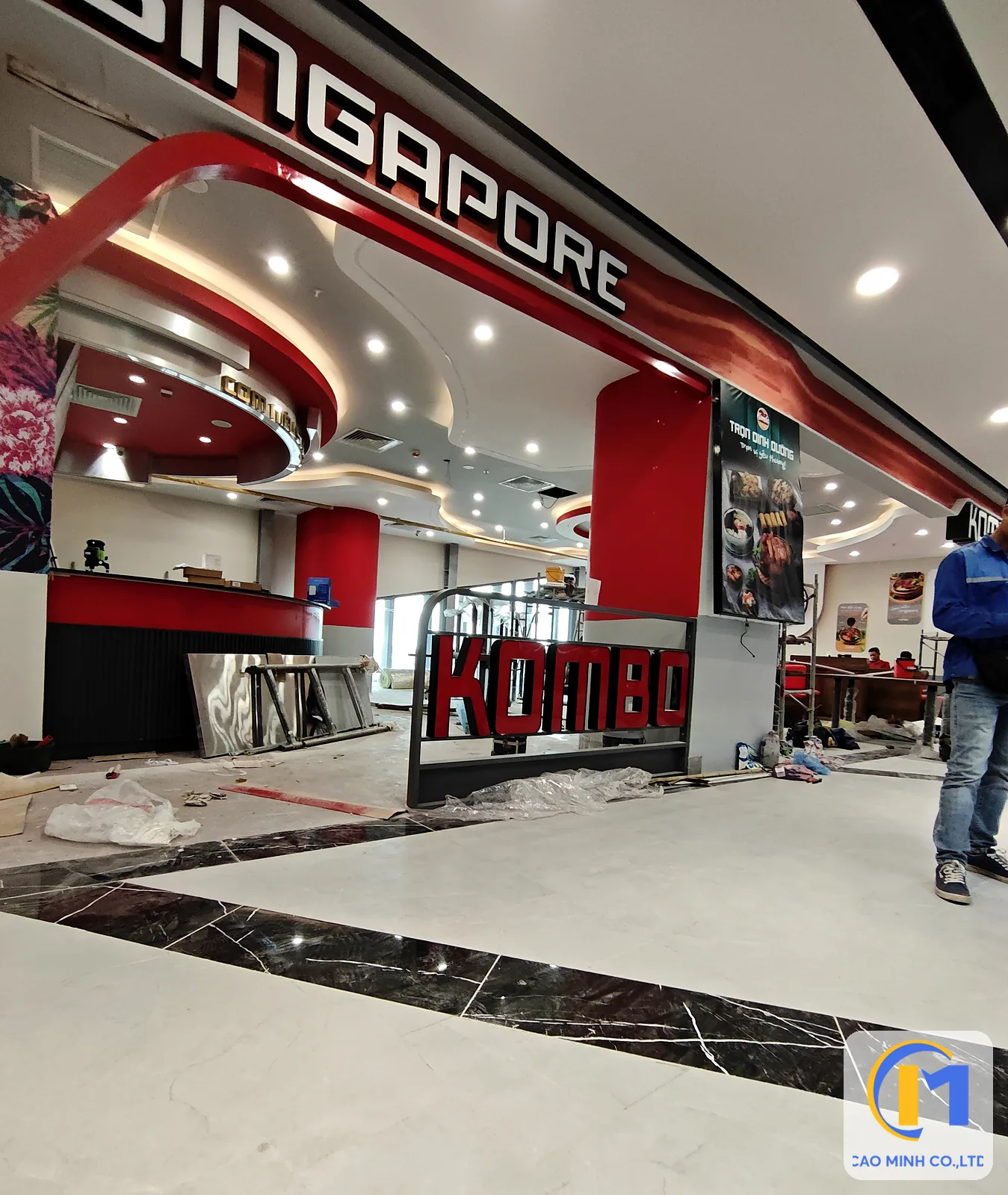 Mặt tiền nhà hàng Cơm Niêu Singapore tại Vincom Plaza Đan Phượng đang hoàn thiện